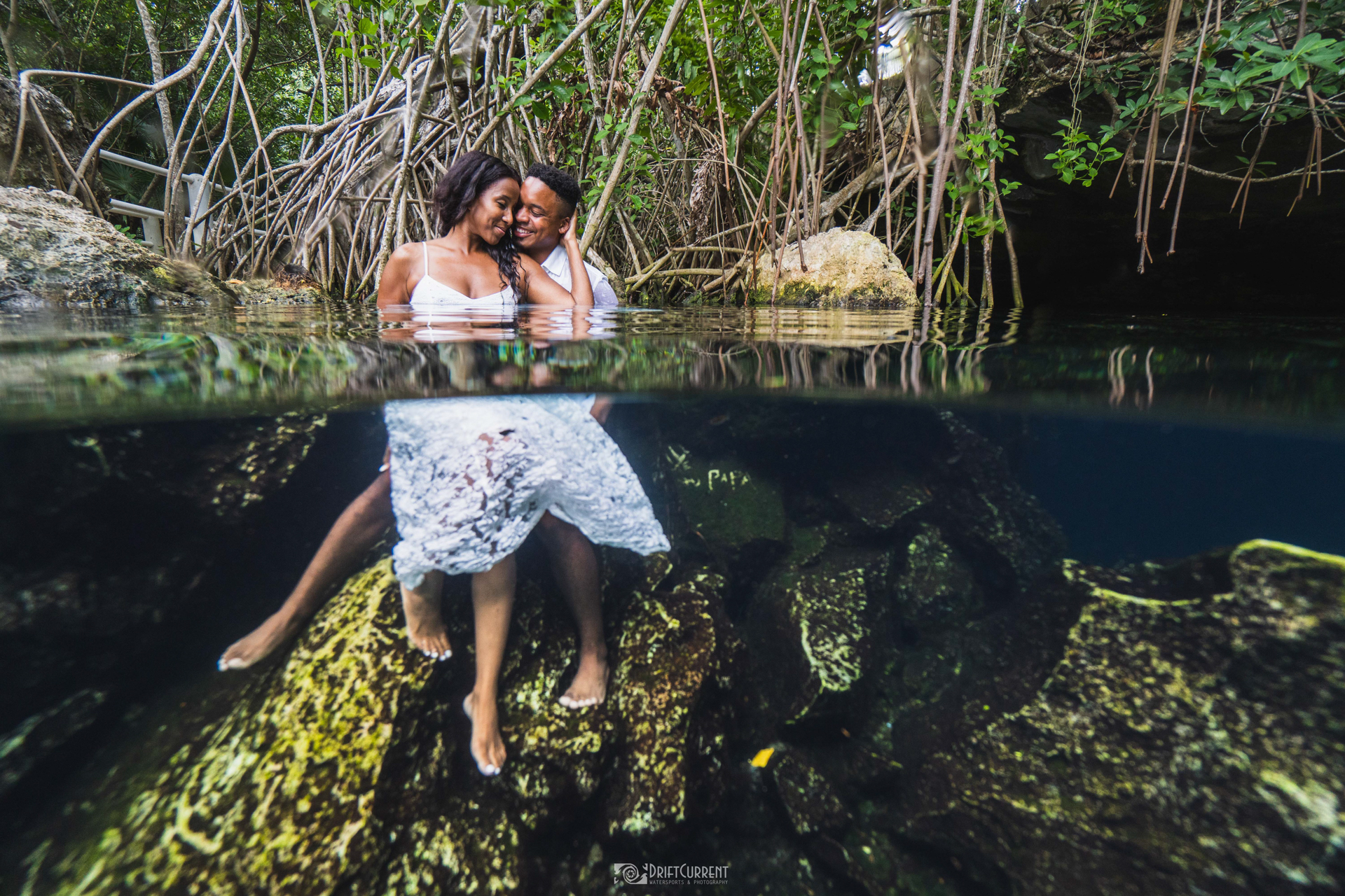 cenote couple photos in mexico